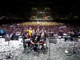 Milei presentó su libro con un show de rock en el Movistar Arena