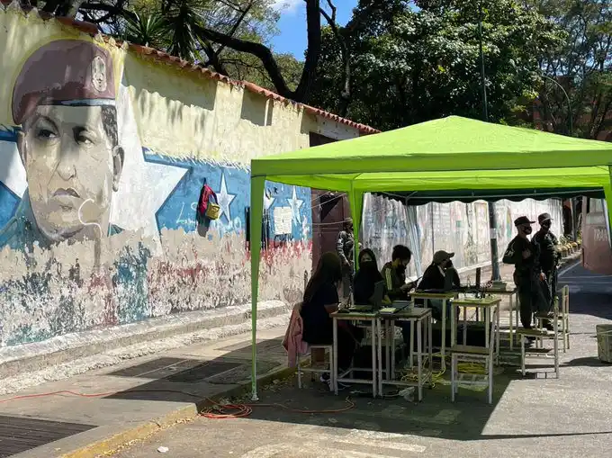 El chiste se cuenta solo: CNE afirma que si logra recolectar las firmas se organizará el revocatorio
