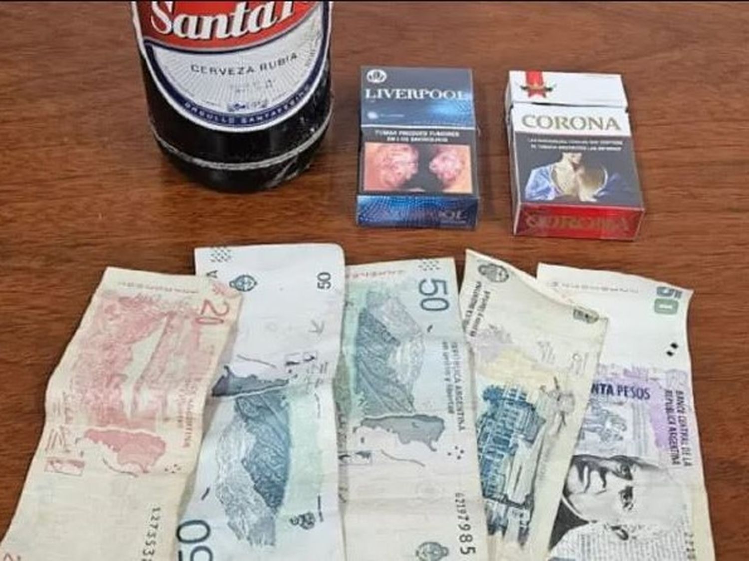 Un hombre fue detenido con una cerveza, 2 paquetes de cigarrillos y 220 pesos que había sustraído de un kiosco