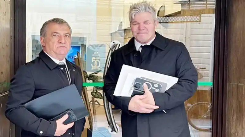 El exgobernador amplió la denuncia contra la ex Procuradora Adjunta Cecilia Goyeneche