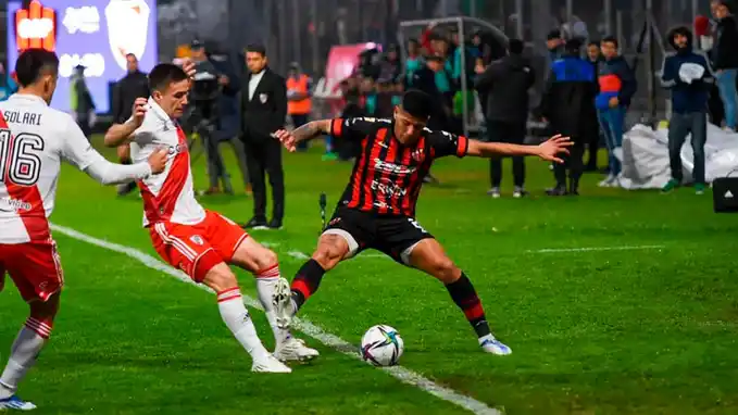 Patronato dio el golpe ante River y se metió en semifinales