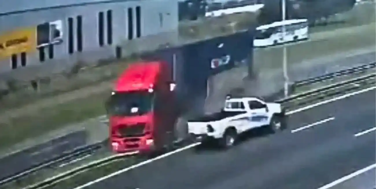 Video impactante: así fue el choque fatal entre camiones y autos en la Ruta 9