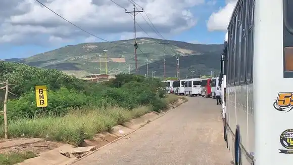 Con tanquetas, autobuses y helicópteros: así tomaron los penales  Fénix y Uribana