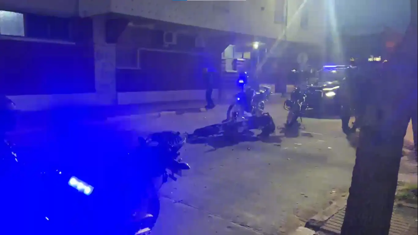 accidente transito persecucion rafaela las heras cordoba noche patrullero choque moto - 4