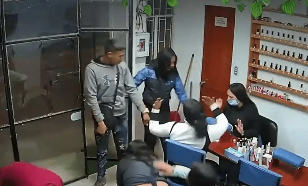 Dos sujetos armados robaron en un SPA