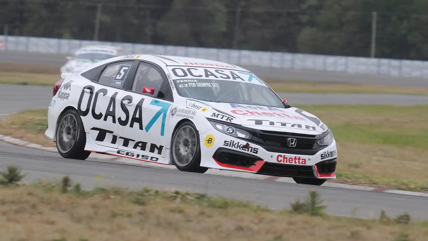 Leonel Pernía festejó su primer título en el automovilismo nacional