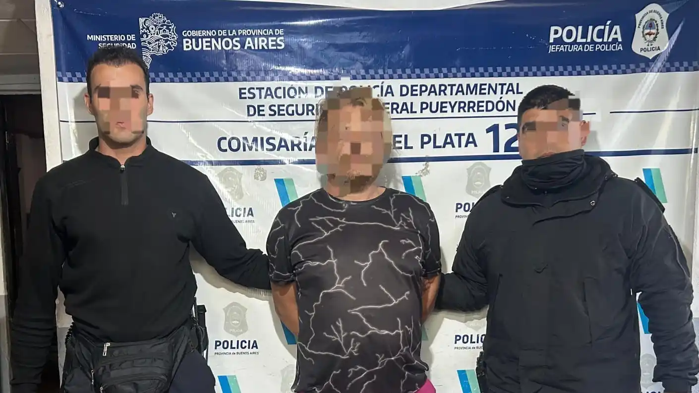 Conocido en el barrio como "Titi", cuenta con un amplio prontuario por delitos como tentativa de robo, robos reiterados, tenencia ilegal de armas y municiones de guerra, amenazas y lesiones leves.