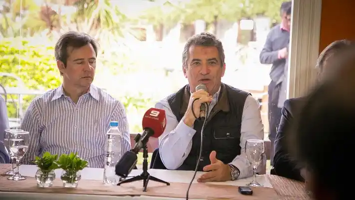 Urribarri presentó a los precandidatos del FpV en la ciudad 