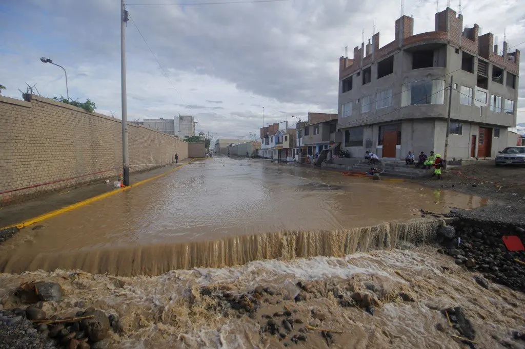 Miles de familias afectadas por intensas lluvias en Perú
