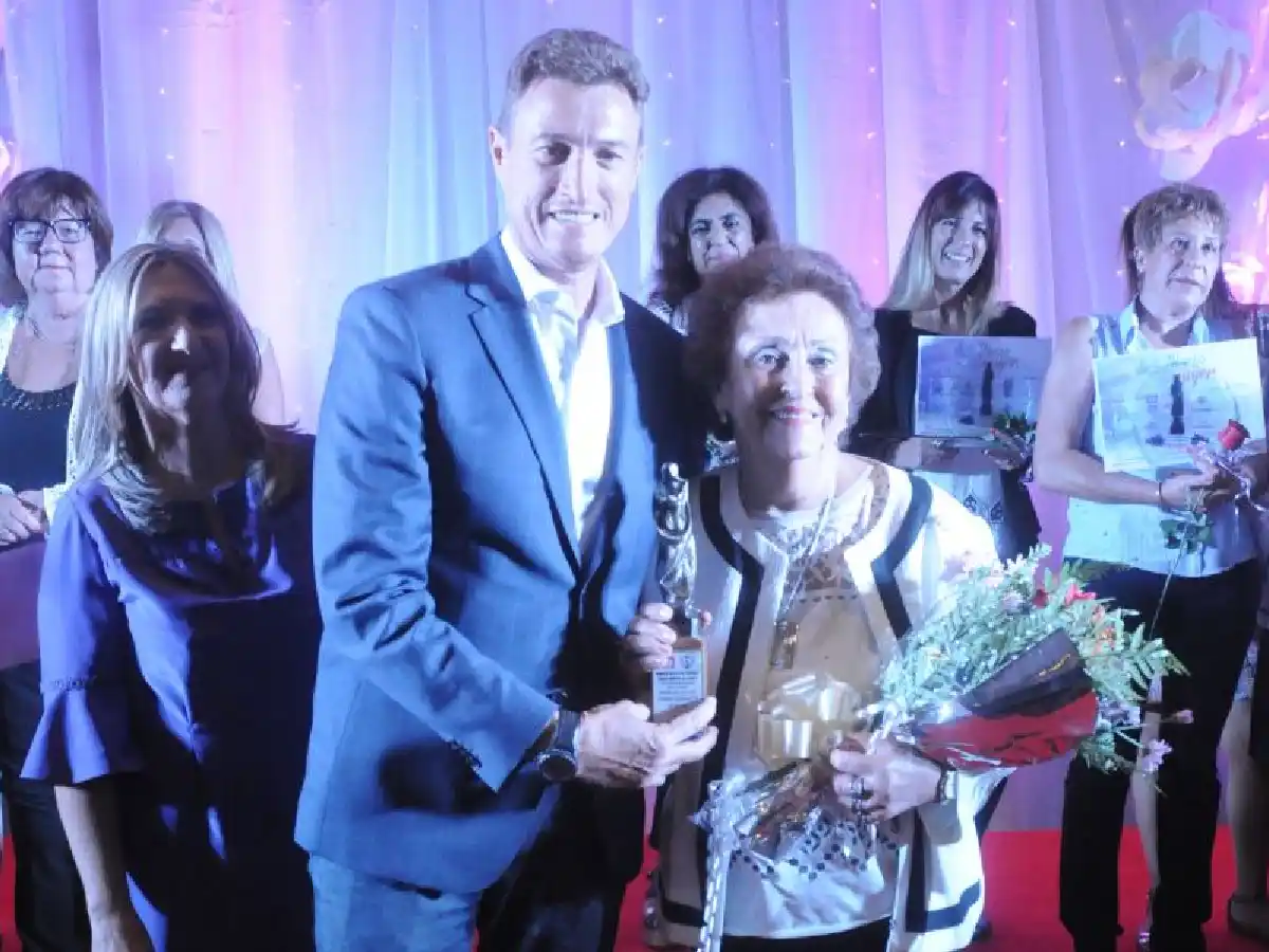 La Mujer del Año se elige pero sin el tradicional festejo 