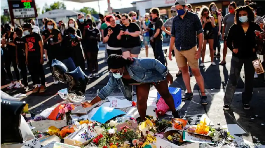 Facebook y Snapchat se suman a empresas que condenan el racismo y la muerte de George Floyd