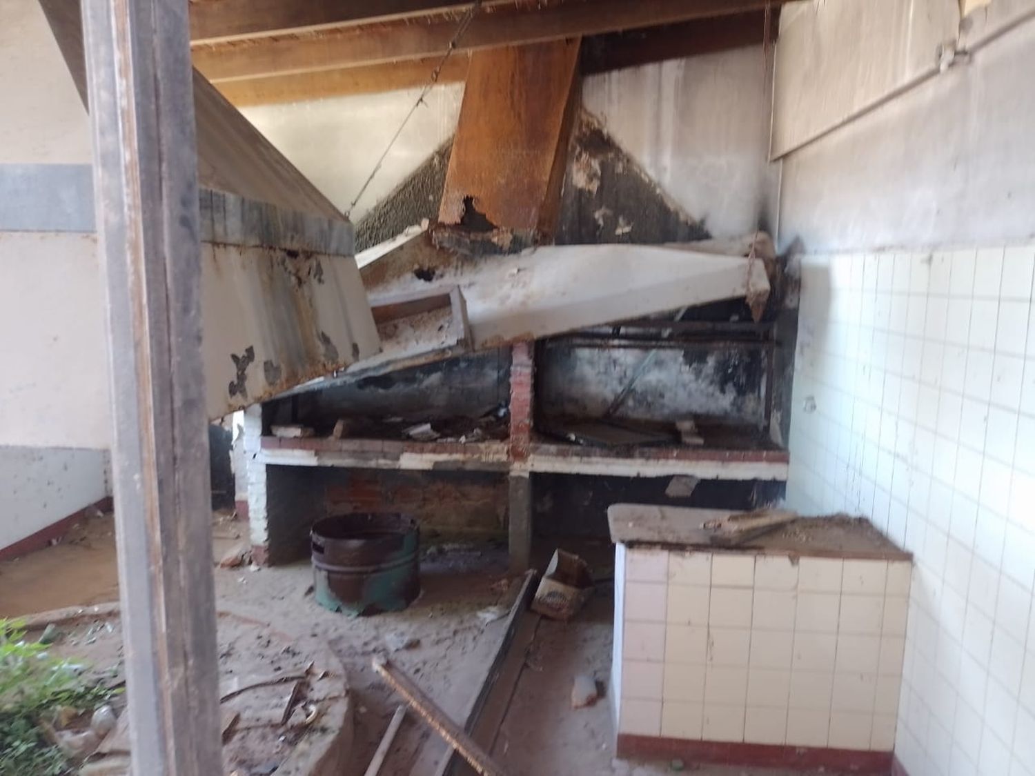 ACA ABANDONADO 5