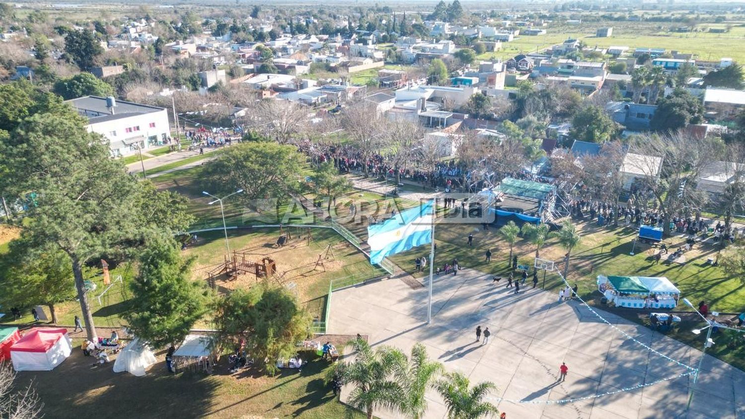 Las postales que dejó el festejo del Día de la Bandera en Pueblo Belgrano