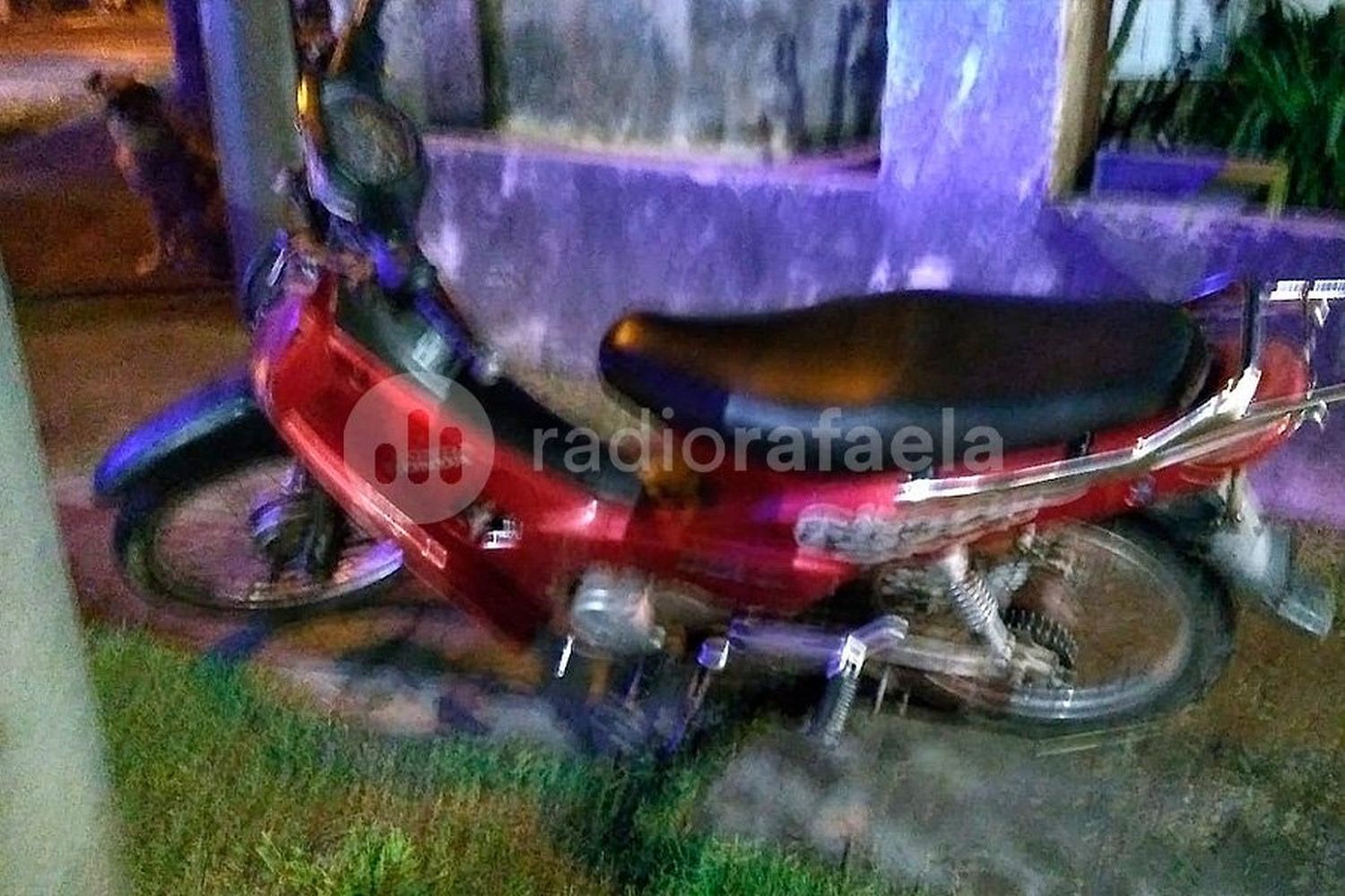 Dejó la moto sin medidas de seguridad por un ratito y se la robaron