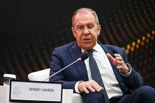 Lavrov afirmó que Zelenski “se asustó” tras el lanzamiento del novedoso misil ruso Oréshnik