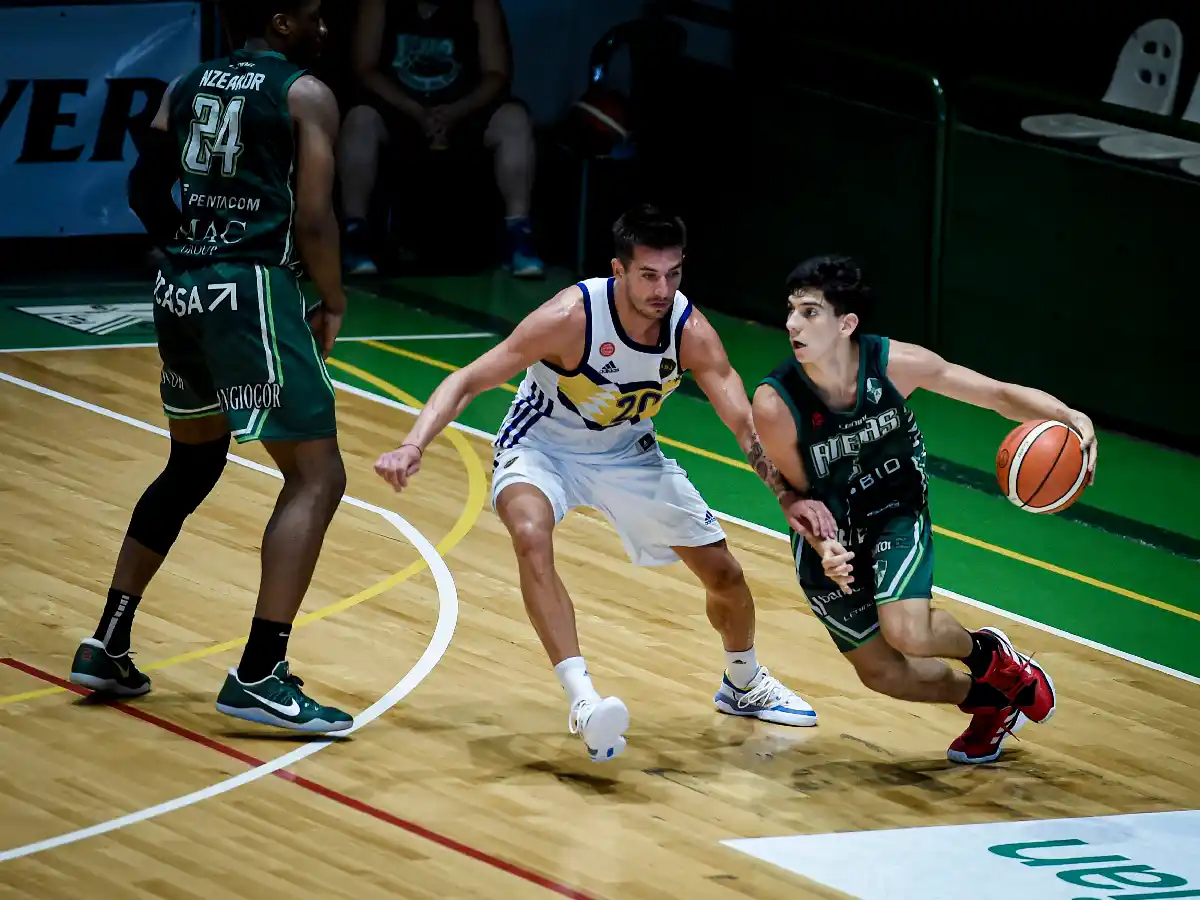 Boca fue mucho para Atenas