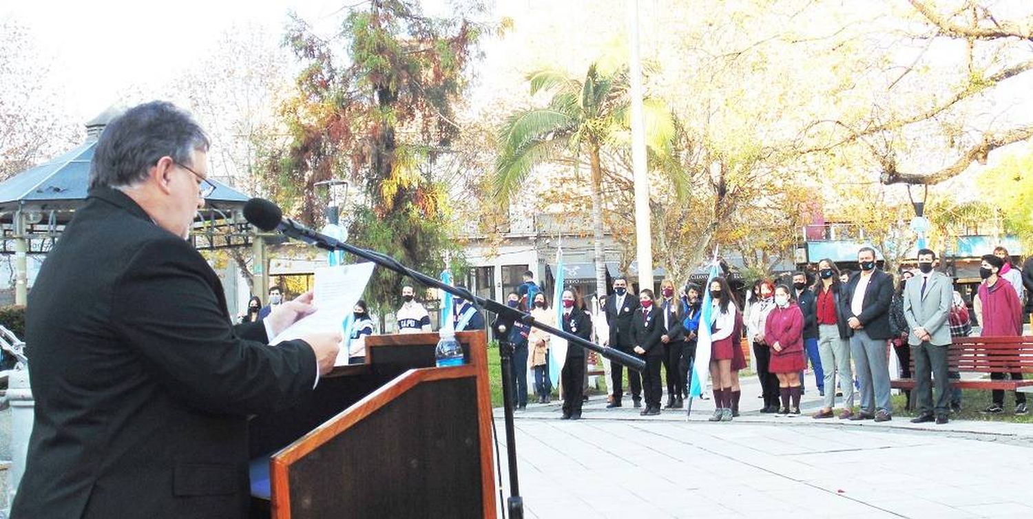 DISCURSO DEL INTENDENTE ALFREDO FRANCOLINI EN EL ACTO DEL 9 DE JULIO