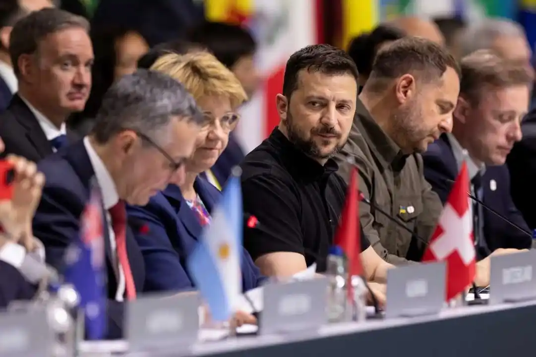 Zelenski denunció que un bombardeo ruso ultimó a tres trabajadores de la Cruz Roja