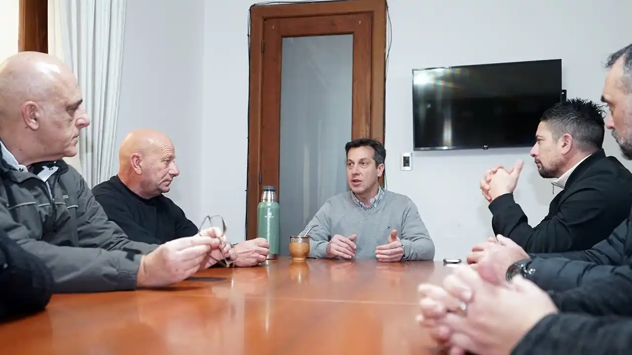 Rojas con gremios
