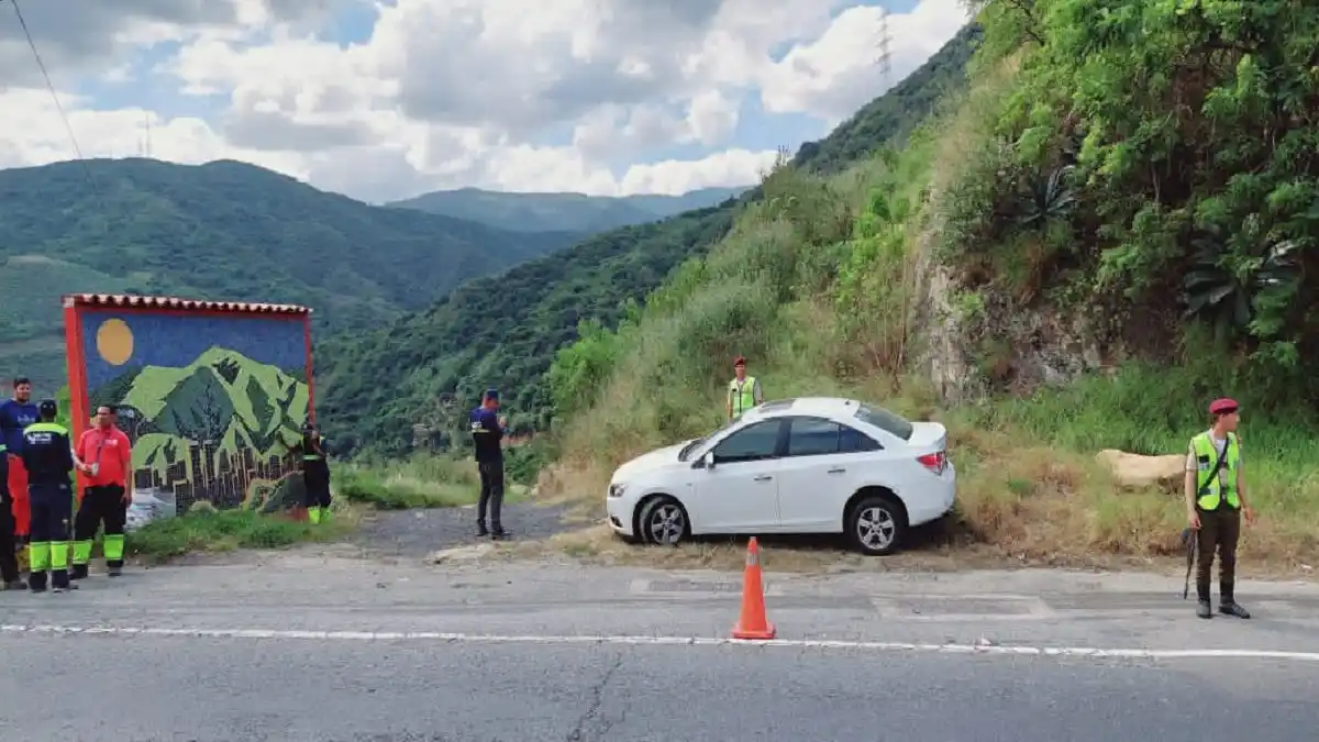 Investigan muerte de mujer en viaducto de la autopista Caracas La Guaira