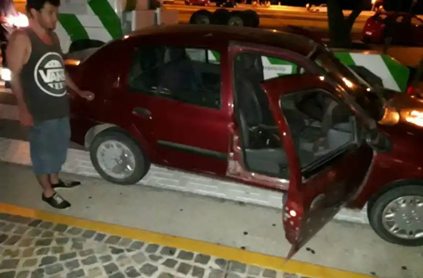 Conducía un remis ilegal con 2,90 de alcohol en sangre