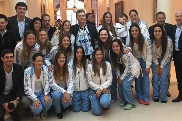 Las Leonas fueron recibidas por Macri