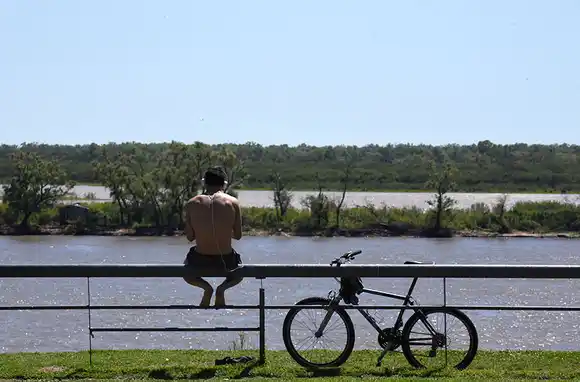 Inicio de semana caluroso en la ciudad: el termómetro llegará a los 35 grados