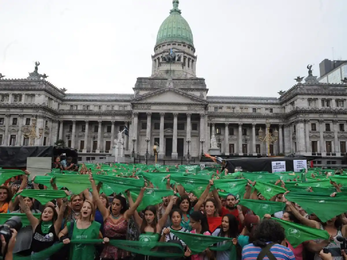 Se reabrió el debate por el aborto: voces a favor y en contra en San Francisco 