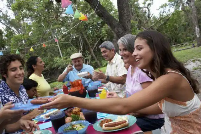 Recomiendan evitar las reuniones familiares el Día del Padre en Paraná