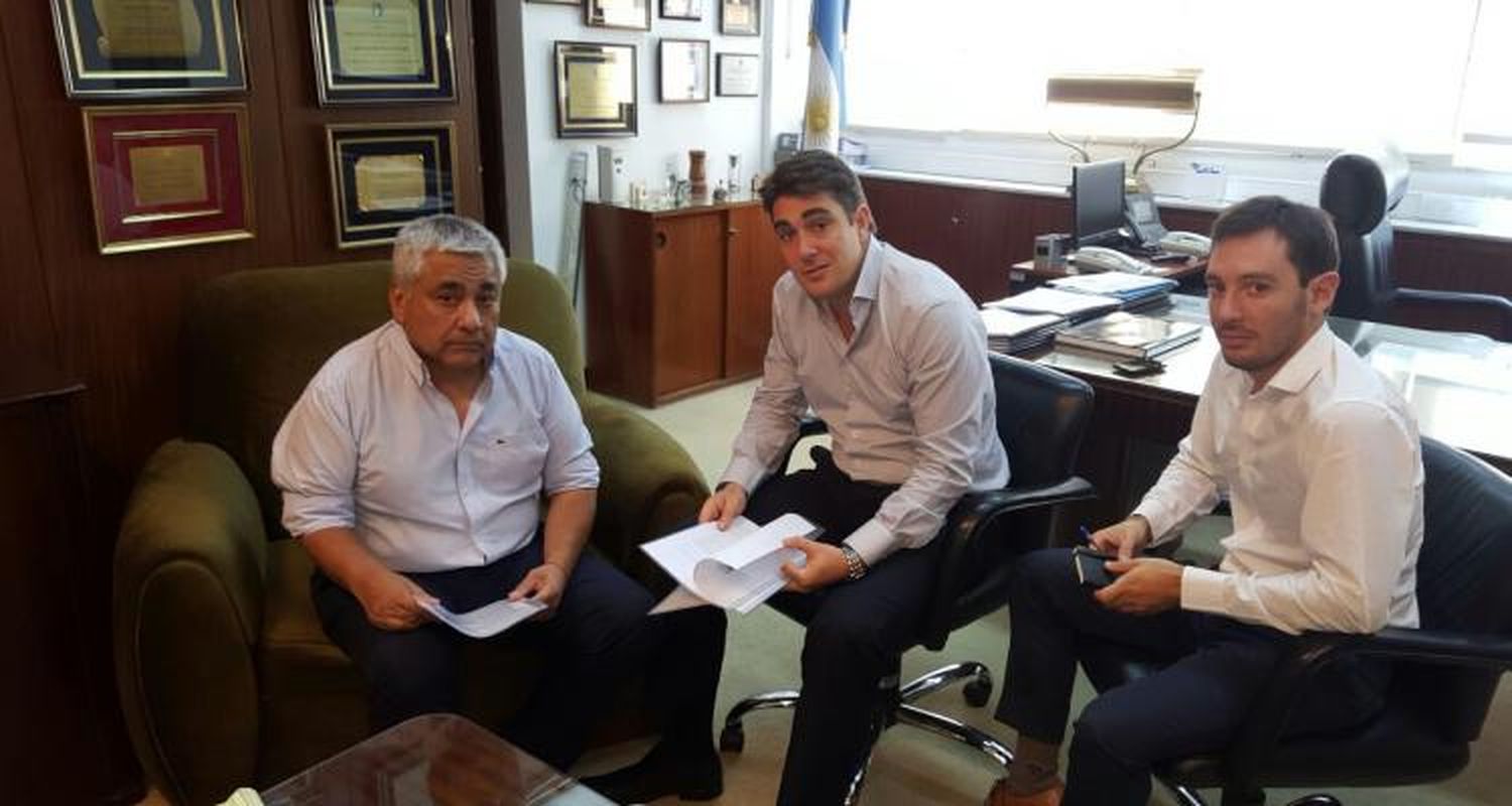 Salazar viaja a Vialidad para firmar convenio por la repavimentación de los accesos a San Pedro