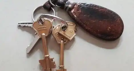 Llaves encontradas en Mitre al 700
