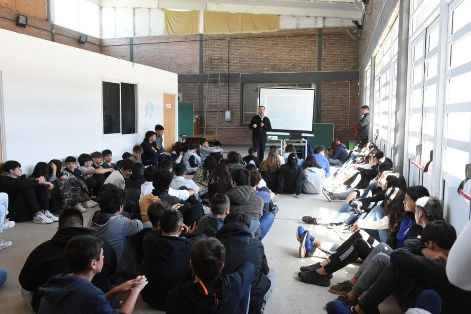 Capacitaciones en las escuelas Malvinas Argentinas, Domingo Faustino Sarmiento y en el Jardín Olga Cossettini