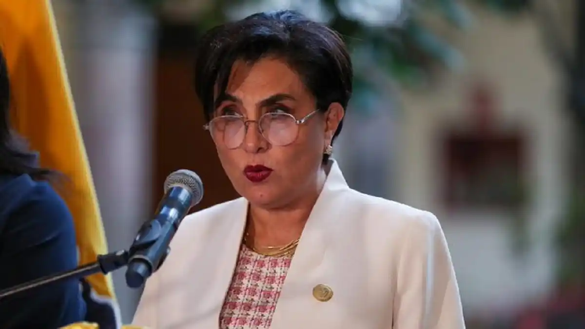 ¡MIENTRAS MADURO SE DESATA EN INSULTOS contra NOBOA! La canciller ecuatoriana le pide “no responder con el hígado”