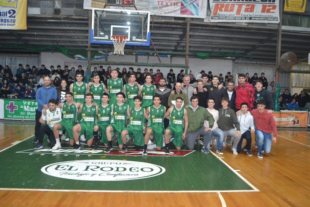 Este es el equipo que se coronó campeón del Torneo Asociativo que organizó la ABDG. El Verde se impuso sobre Luis Luciano por 83-61.