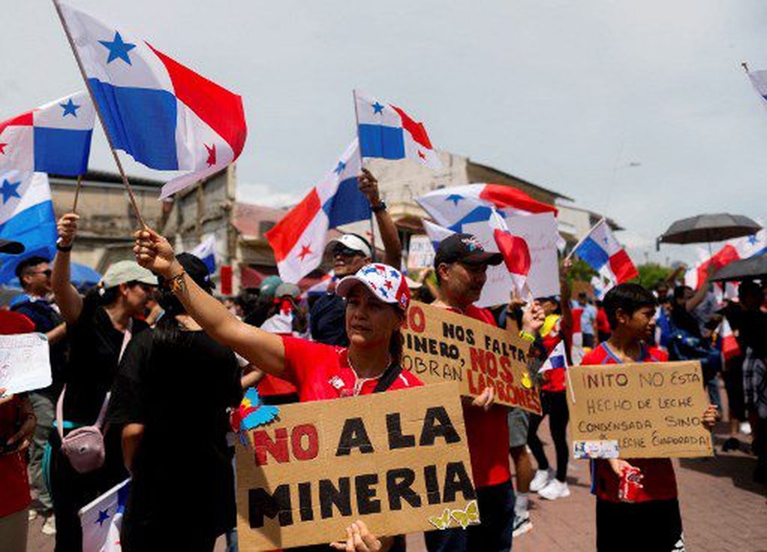 TRAS DOS SEMANAS DE PROTESTAS, panameños siguen en pie de lucha contra la minería