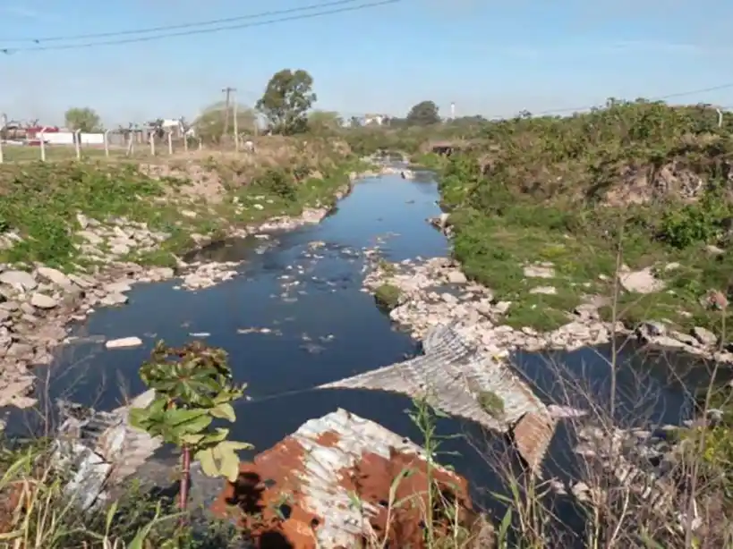 Rosario: Casación ordenó continuar la investigación por la contaminación con residuos cloacales del río Paraná
