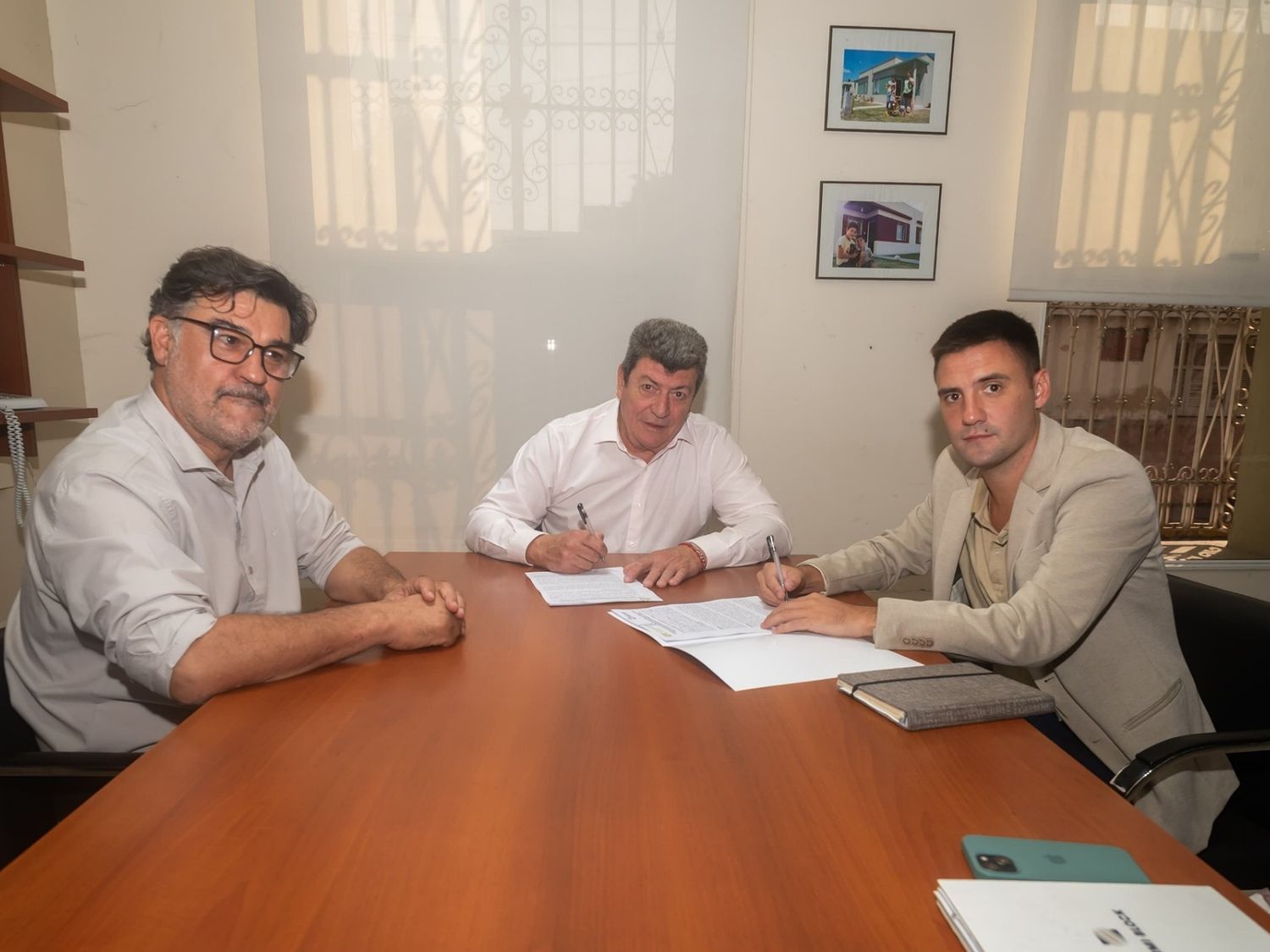 IAPV y Sidecreer firman un convenio para fortalecer la cooperación institucional