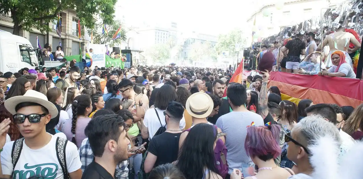 Miles de personas participaron de la Marcha del Orgullo