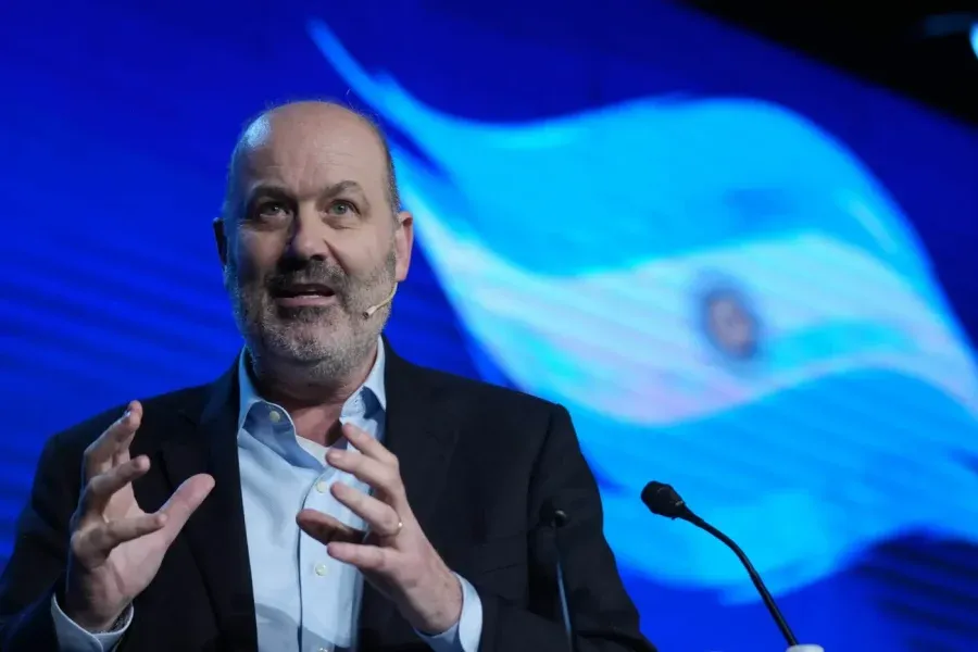 Sturzenegger emitió resolución para jubilación masiva en el Estado