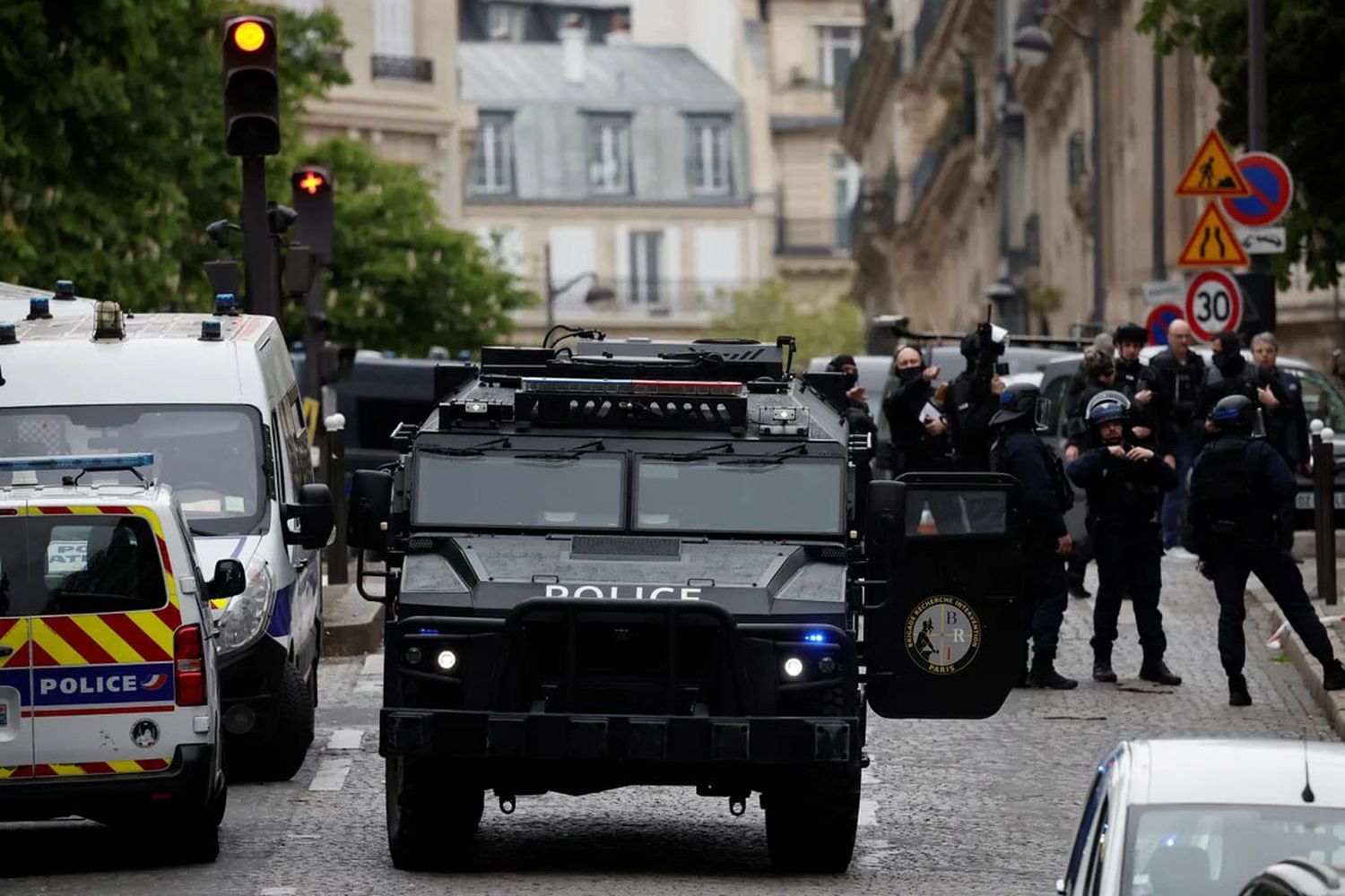 París: Un hombre amenazó con detonarse en Consulado