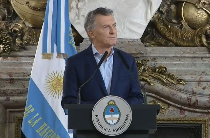 El Gobierno anunció un recorte del 25% de cargos del ejecutivo