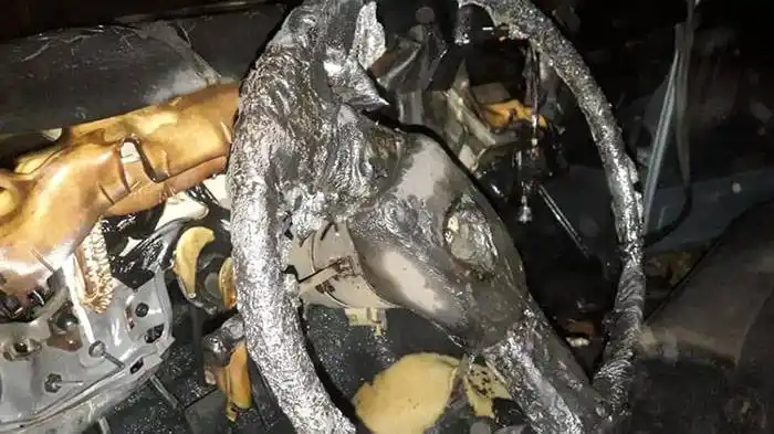 Incendiaron auto de médica que tiene Covid 19