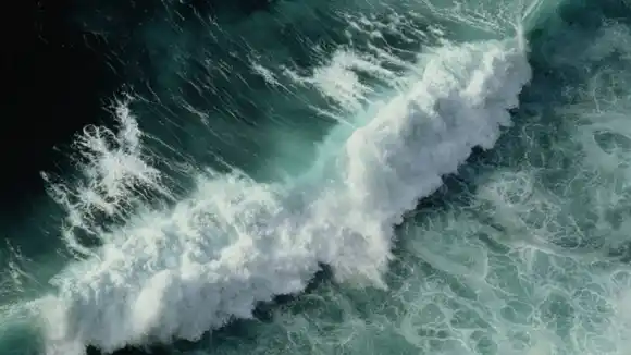 ¡Está cambiando el color de los océanos!
