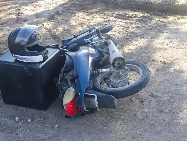 Accidente entre un delivery y un auto