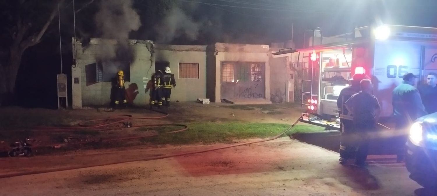 A la llegada de bomberos el incendio estaba generalizado.