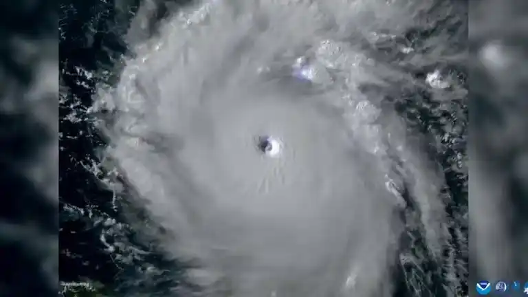 Beryl dejó un rastro de destrucción a su paso por el Caribe