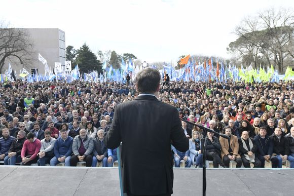 Kicillof: “Tenemos que proteger los derechos que el Presidente ataca”