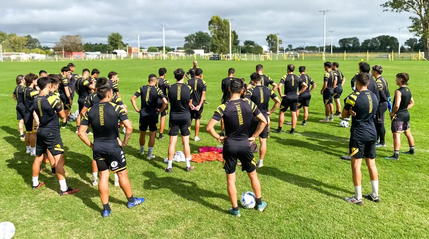 Santamarina prepara su primer partido como local.