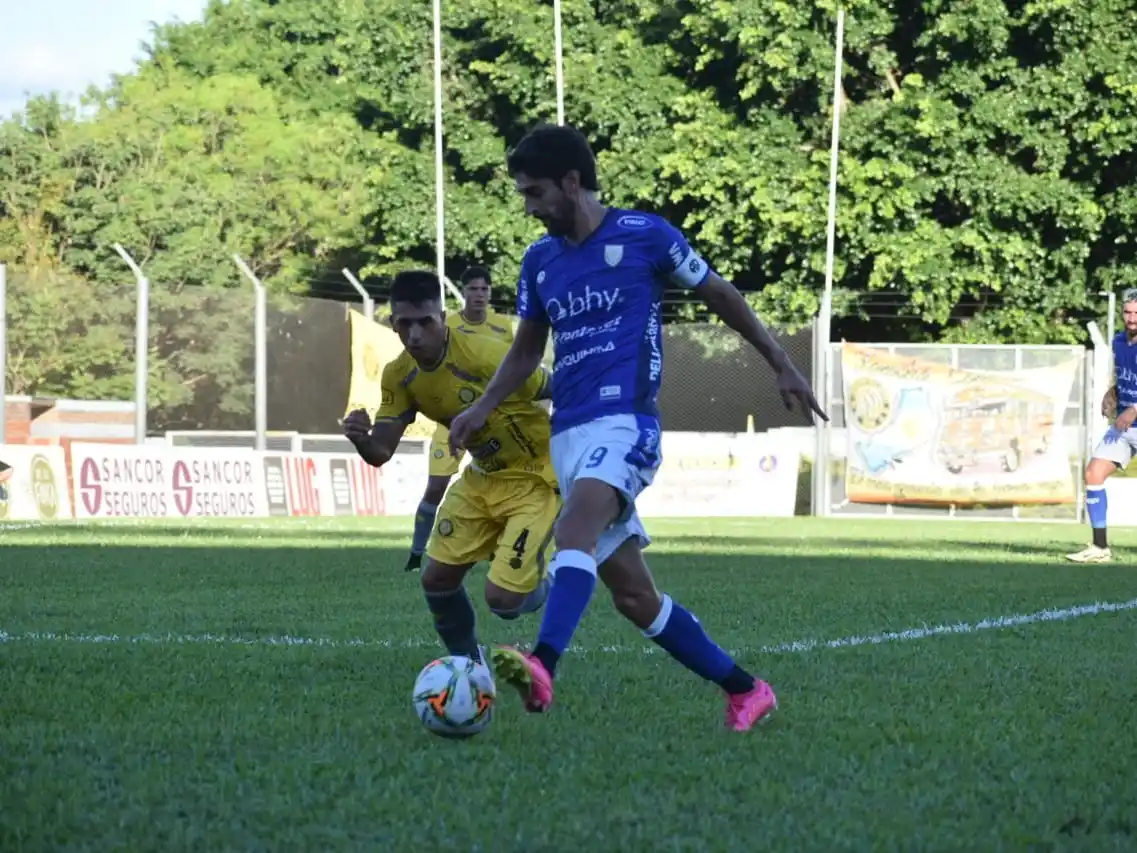 Lucas Albertengo, autor del empate 2-2 parcial. Créditos: Prensa AR.