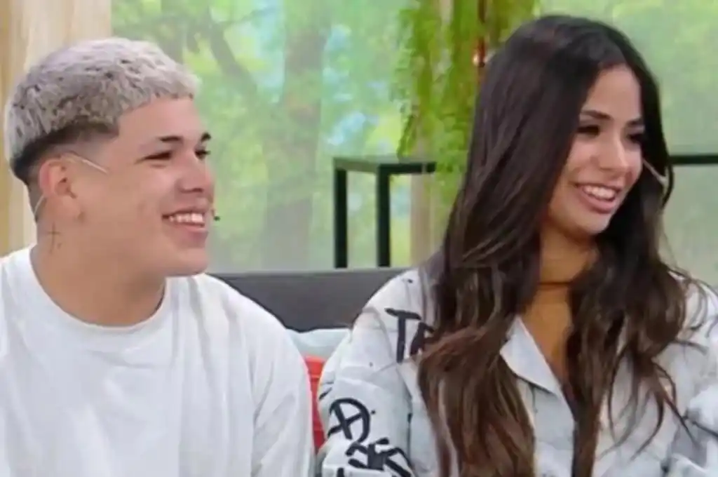 La pareja habló de su embarazo de gemelos